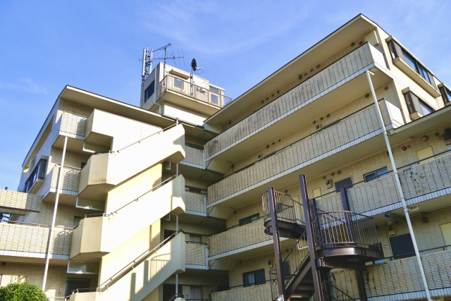 旧耐震マンションや築古マンションの外観イメージ